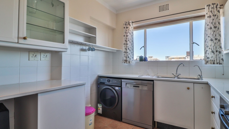 To Let 3 Bedroom Property for Rent in Sea Point Western Cape